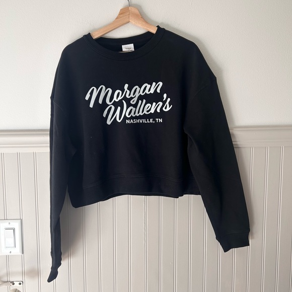 morgan wallen Tops - 🖤 Morgan Wallen’s This Bar Crop Sweatshirt – Size Medium 100% Cotton